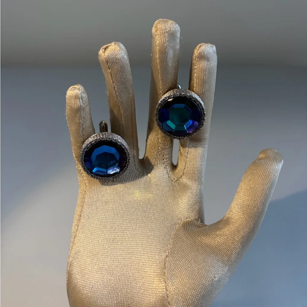 Vintage Swank Signed Peacock Blue Rivoli Crystal Glass Silver Tone Cufflinks